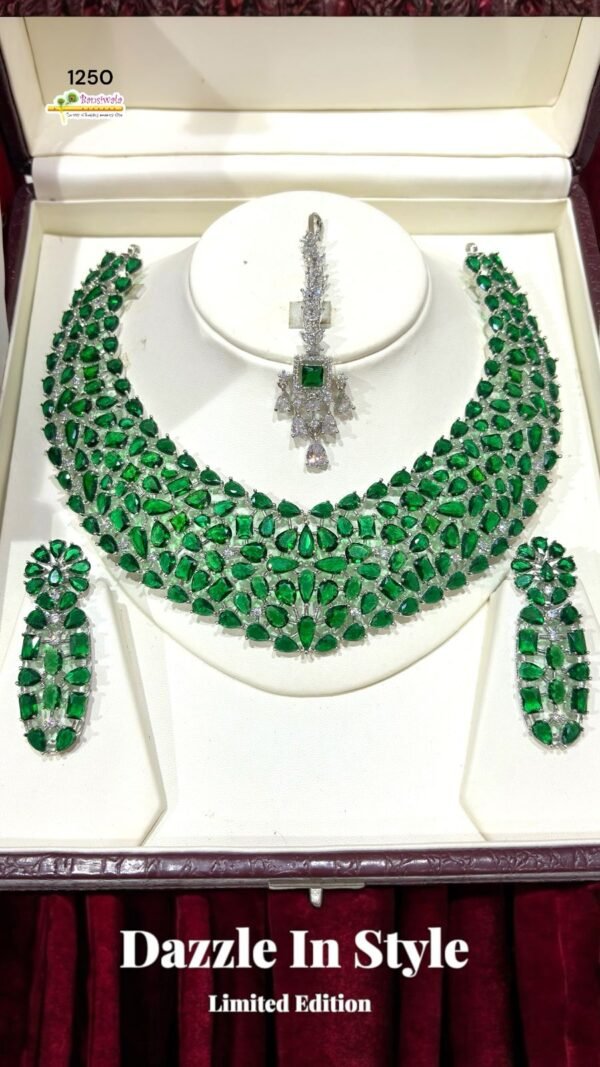 Green Necklace Sets
