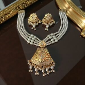 Jadau Necklace Set With Studs